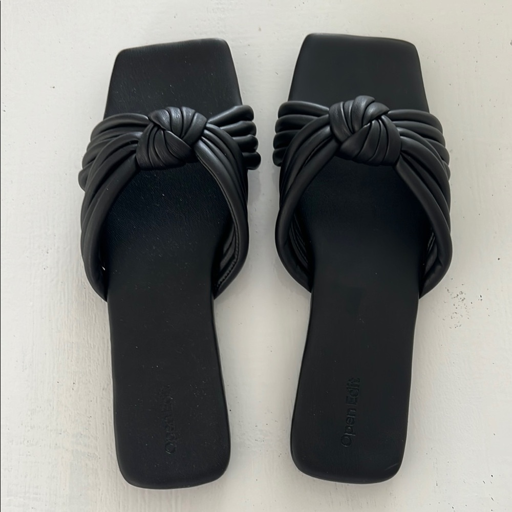 Black Women's Sandals size 11, brand new never worn, comfortable square toe - Picture 4 of 6